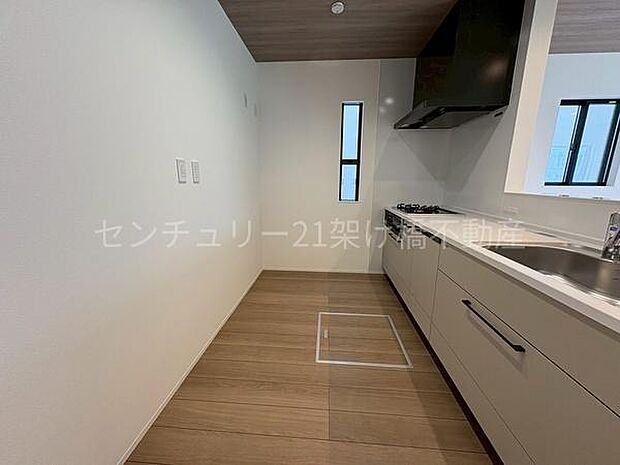 【三口コンロ】便利な三口コンロ・グリル付きでお料理もはかどります♪