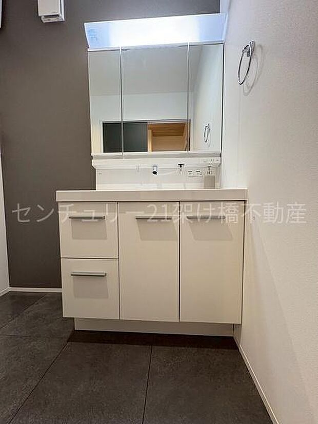 【洗面台】三面鏡の独立洗面台♪