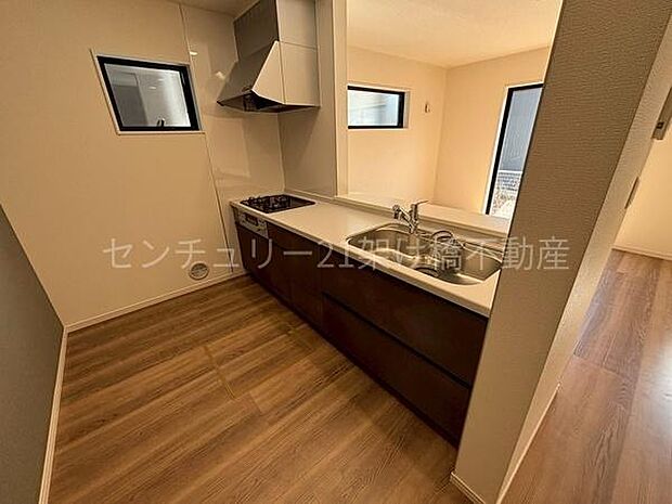 【三口コンロ】便利な三口コンロ・グリル付きでお料理もはかどります♪