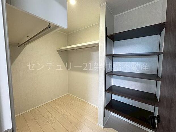【2階 洋室 8帖】収納