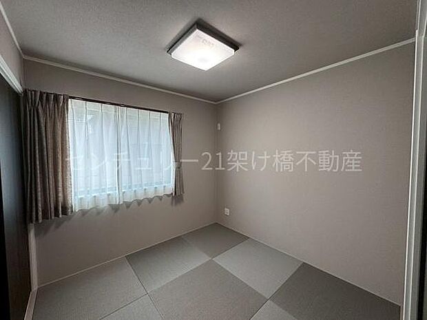 【キッチン横 和室4.5帖】お子様の遊び場や勉強スペース、客間としてもお使いいただけます◎