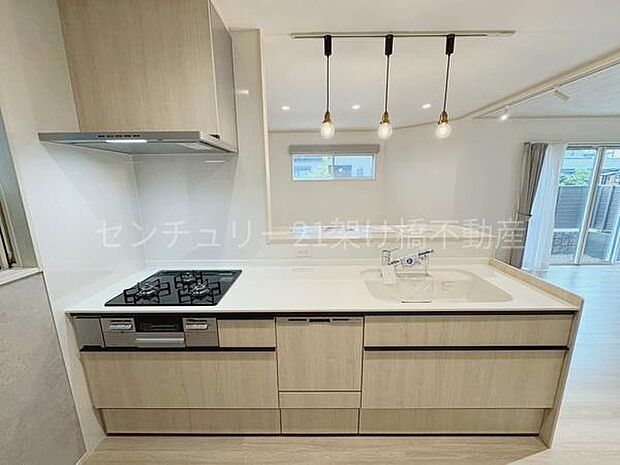 【対面式システムキッチン】食器洗浄乾燥機、三口コンロ、グリル付きでお料理がはかどります♪