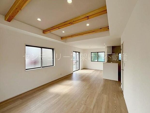 【ＬＤＫ　20帖】南向きの広々リビング！