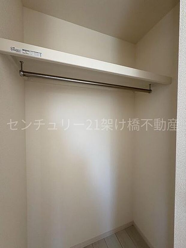 一階洋室4.5帖収納