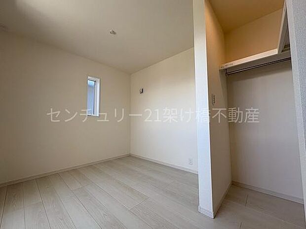 二階西側5.06帖洋室