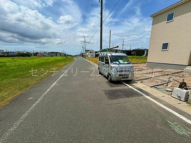 前面道路は西側3.3ｍ