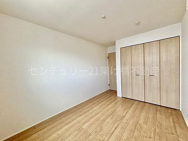 【2階　北側　洋室　6帖】全室クローゼット完備！