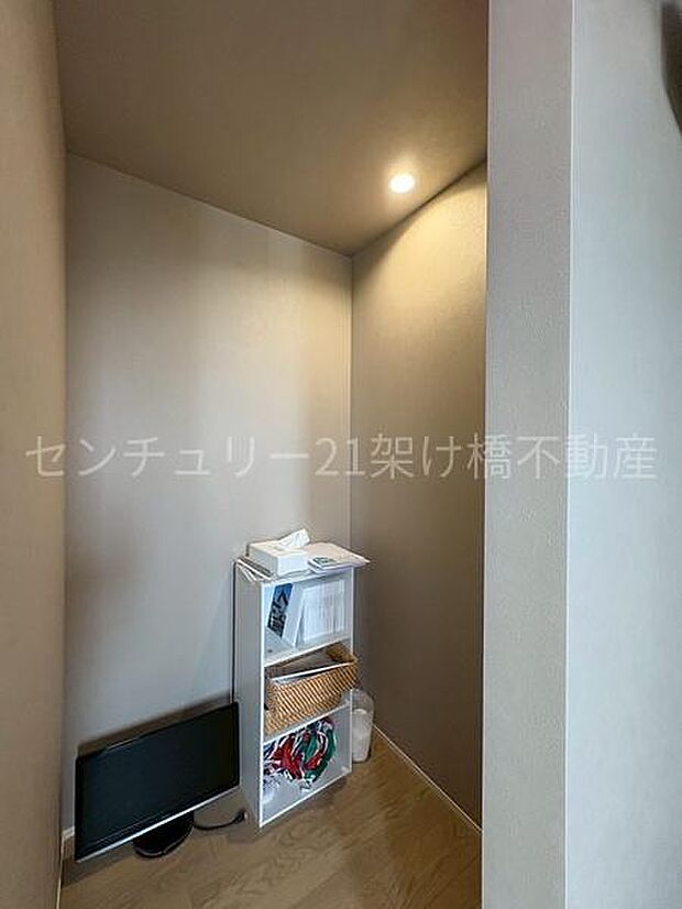 二階南側洋室6帖納戸部分