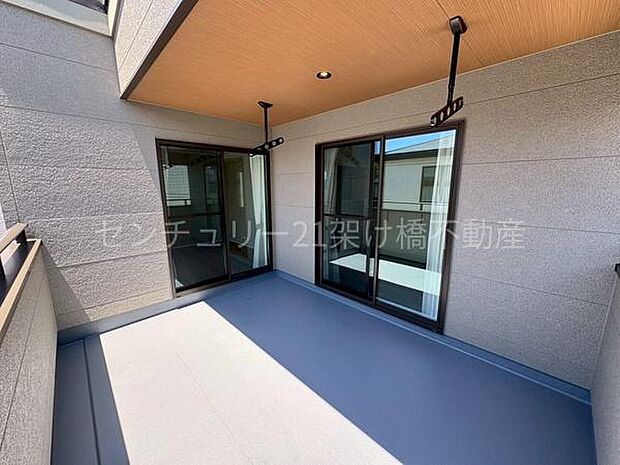 【バルコニー】2部屋からアクセスできるバルコニー♪