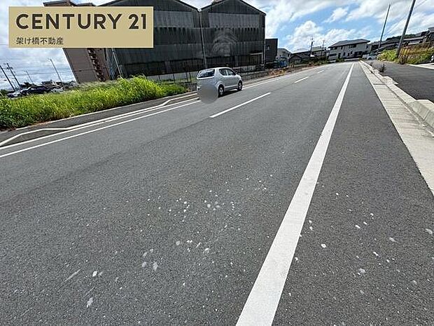 北東側公道約16m