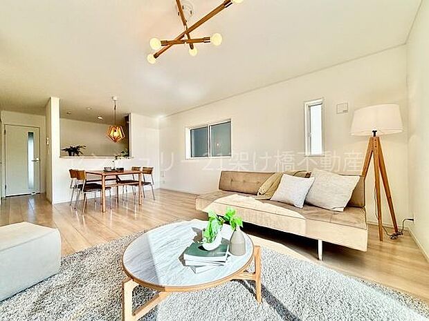 【LDK 20帖】南向きの広々リビングです♪