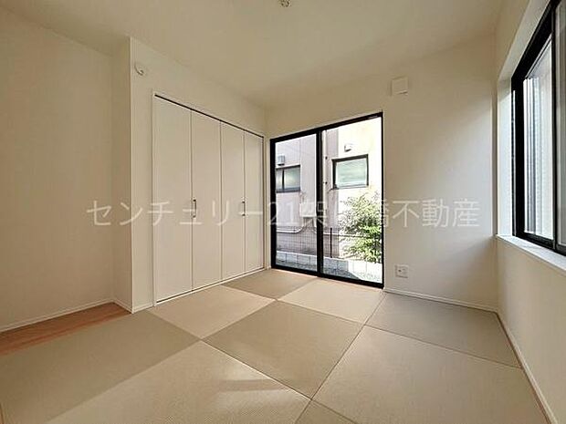 【和室 4.8帖】お子様の遊び場や、勉強スペースとしても◎