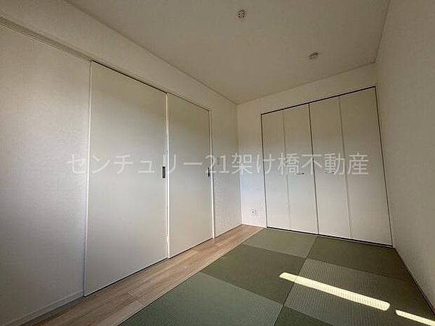 【リビング横　和室 5帖】お子様の遊び場や、勉強スペースとしても◎