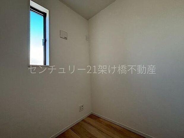 【テレワークルーム2帖】あると便利なテレワークルーム♪収納としての活用も可能です◎