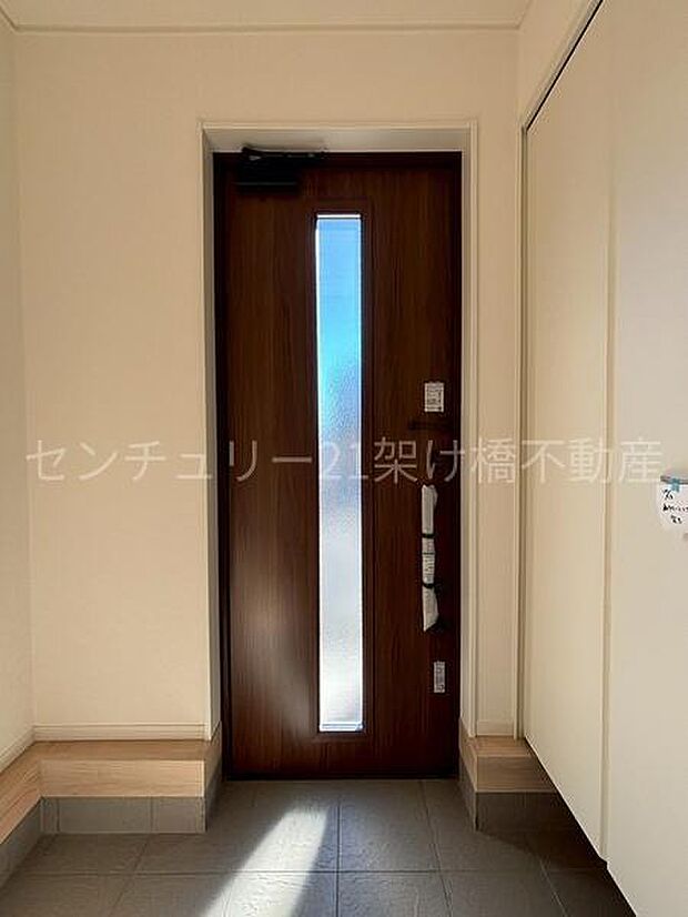 壁面に大容量のシューズボックス付き！