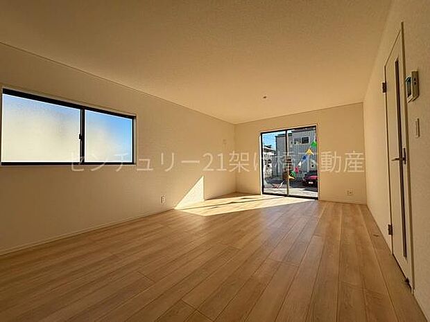 【ＬＤＫ　18帖】南向きの広々リビング！