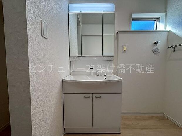 【洗面台】三面鏡の独立洗面台♪