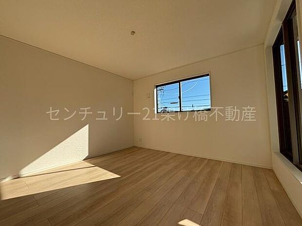 【洋室 8帖】南向きバルコニーに面した洋室♪