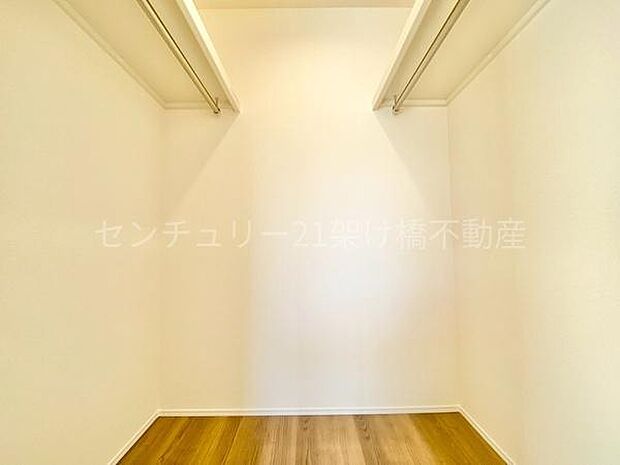 【2階　洋室　7帖】収納大容量ウォークインクローゼットで、季節物の収納も安心です◎