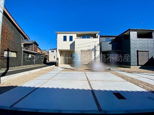 こちらは2号棟です。駐車並列2台可能◎