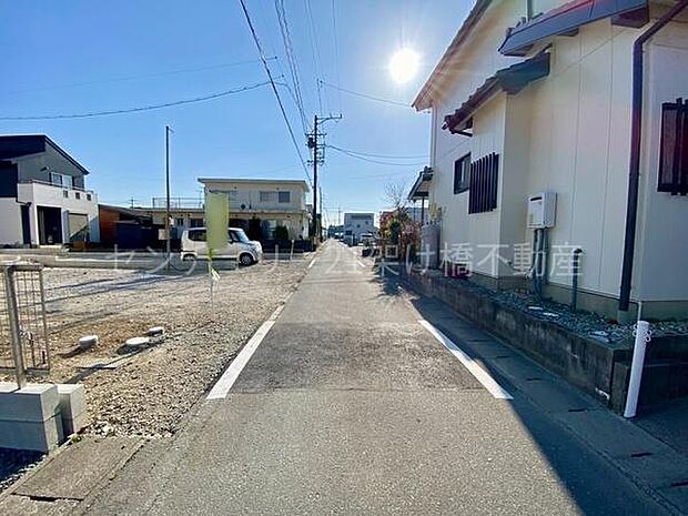 西側前面道路幅員約3.3ｍ
