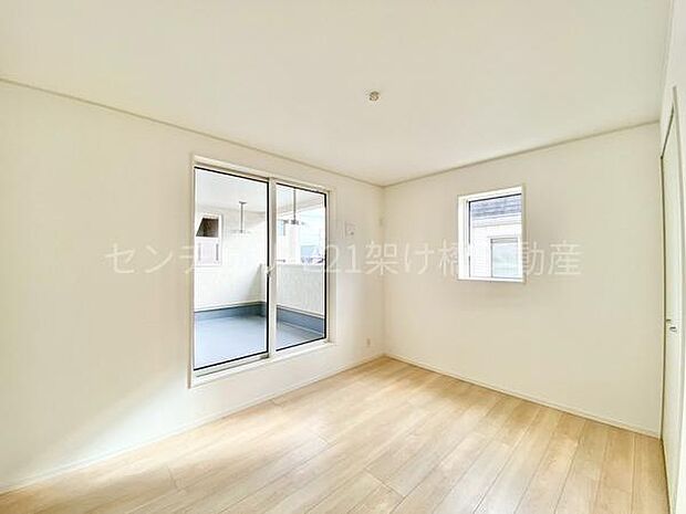【洋室 6.5帖】バルコニーに面した洋室場明るく過ごしやすい空間◎