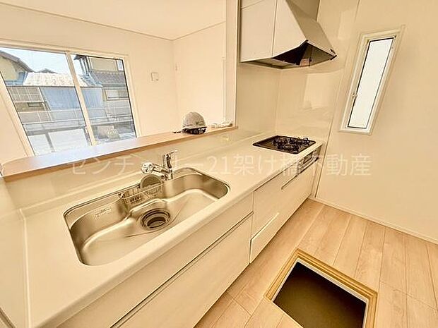 【三口コンロ】便利な三口コンロ・グリル付きでお料理もはかどります♪