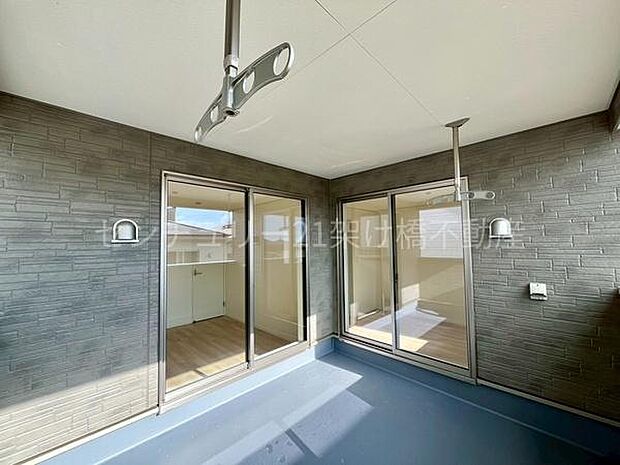 広々としたインナーバルコニーは、お洗濯だけでなく憩いの場としても◎