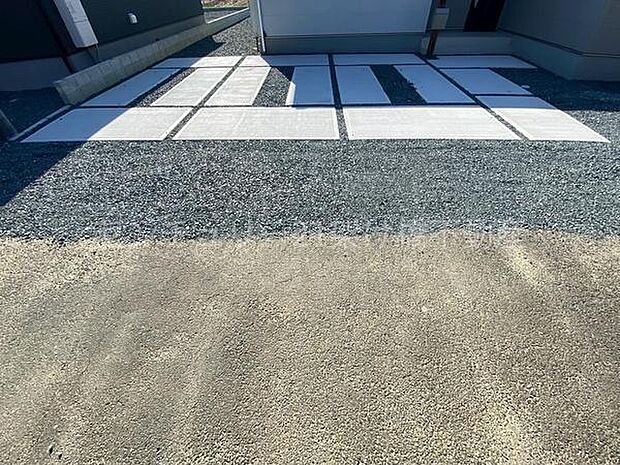 【駐車場】駐車並列3台可!