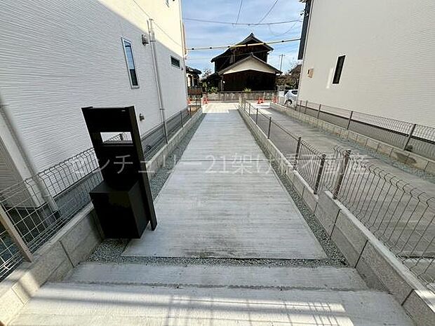 駐車場縦列3台可能です♪