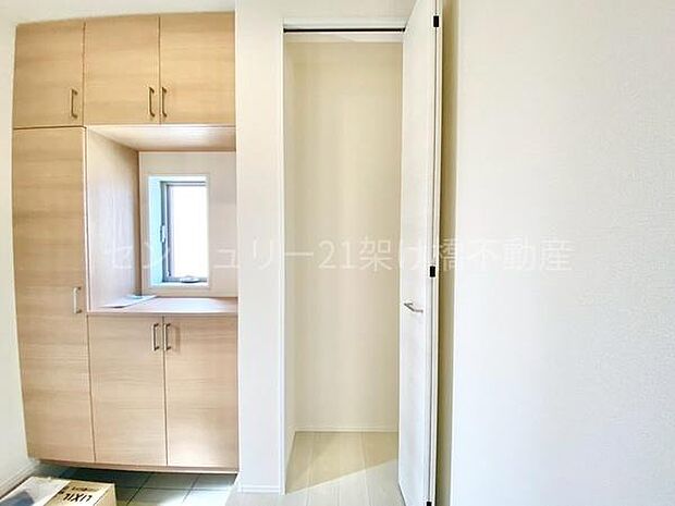 【玄関収納】たっぷりしまえる玄関収納♪