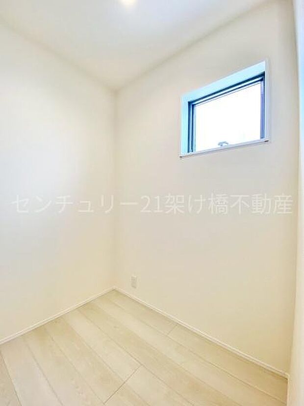 【納戸】季節物の収納も安心!大型納戸です♪