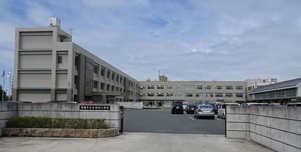 豊橋市立吉田方小学校まで1124m