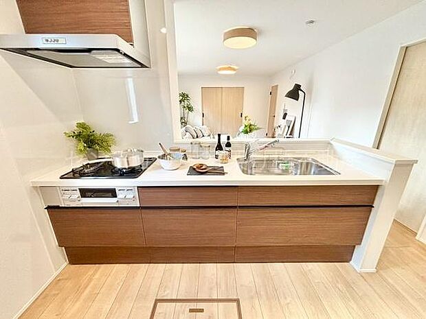 【三口コンロ】便利な三口コンロ・グリル付きでお料理もはかどります♪