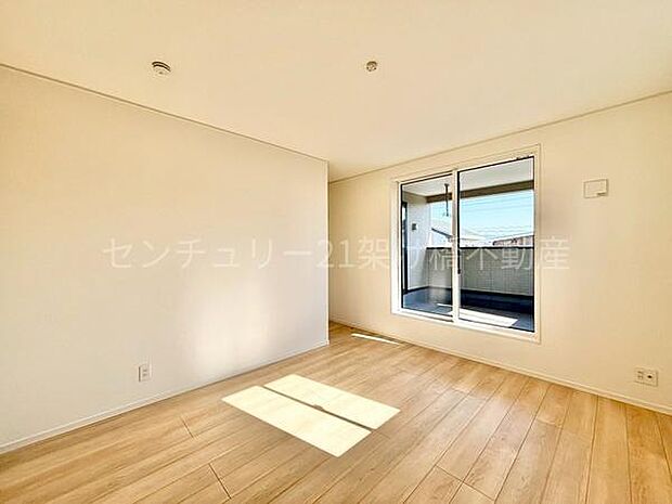 【2階　7.5帖　洋室】広々とした洋室は主寝室にぴったりです◎