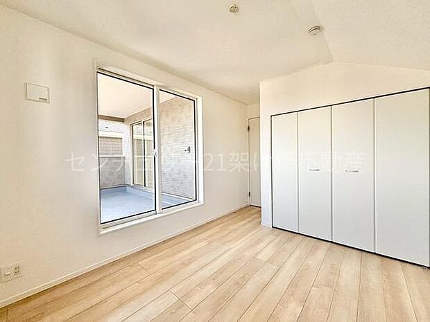 【2階　洋室　5.7帖】全洋室クローゼット完備◎
