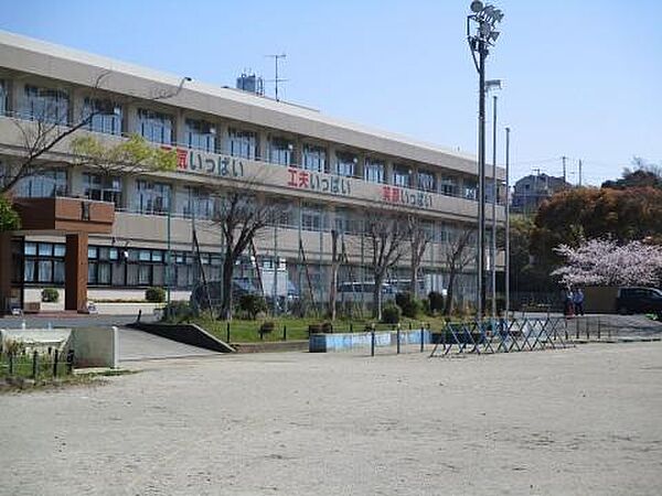 豊橋市立芦原小学校まで865m、豊橋市立芦原小学校