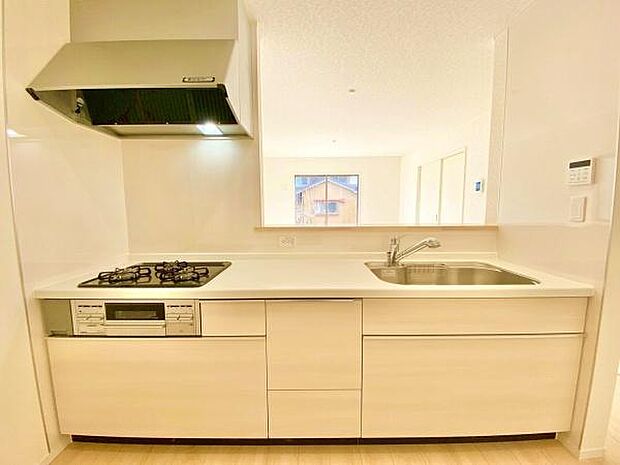 【システムキッチン】三口コンロ、グリル、浄水器付きシンクでお料理が捗ります♪