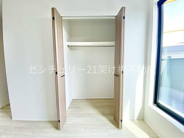 【2階 南側洋室 6.5帖】収納