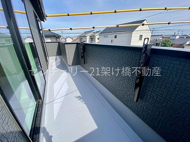 【バルコニー】南東向きルーフバルコニーです♪