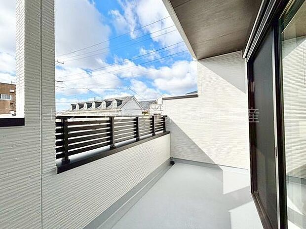 【バルコニー】南向きバルコニーです♪