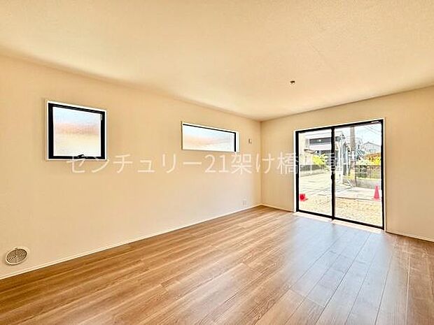 【ＬＤＫ 16．75帖】お料理をしながらリビングを見渡せる人気の縦型ＬＤＫ♪隣接する洋室と併せれば約20帖超の大空間！