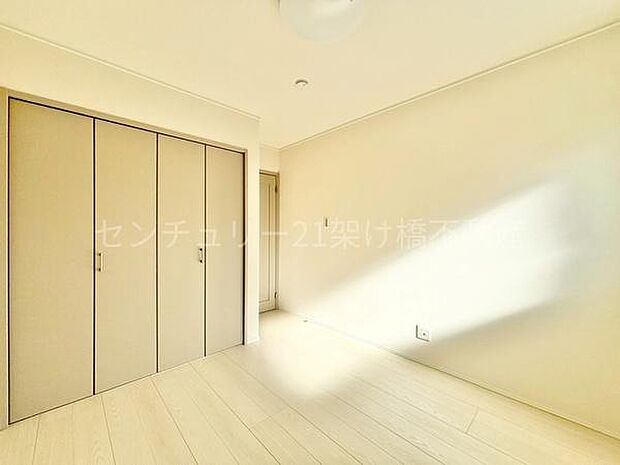 【2階 中央洋室 5.2帖】