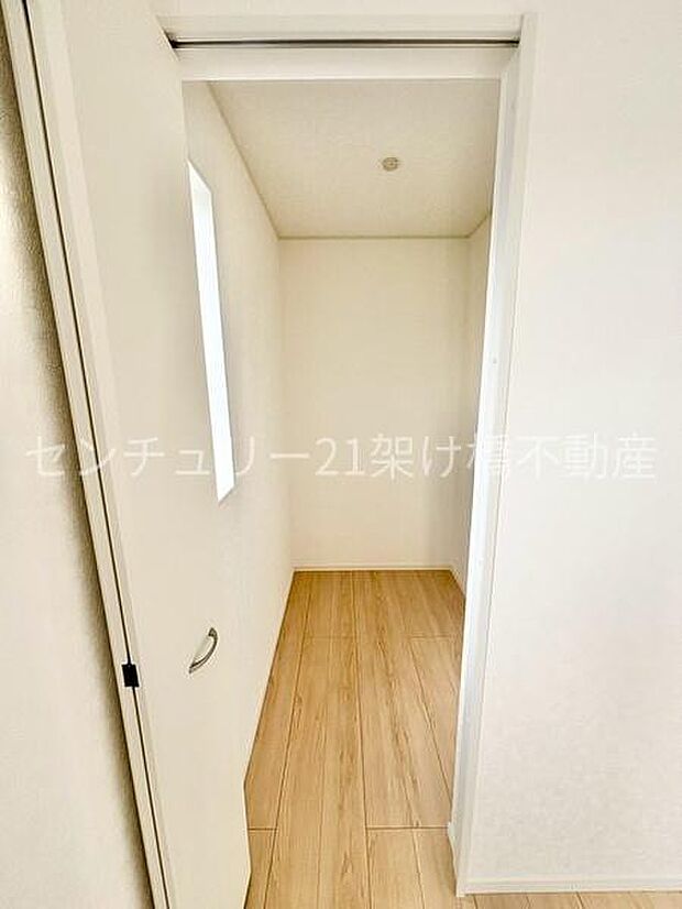 【洋室 6帖】北西側　WIC付