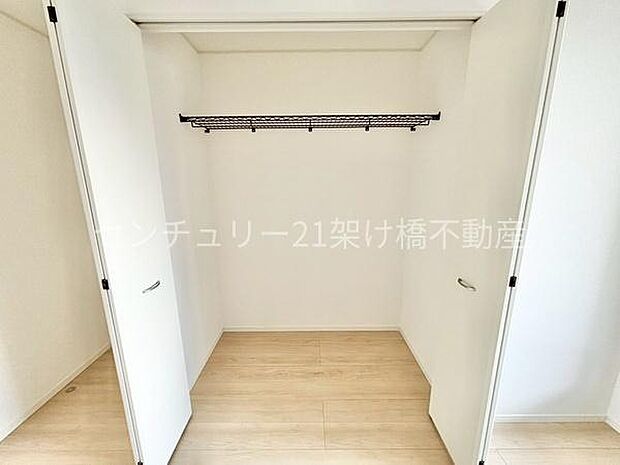 【中央:洋室6.5帖】収納