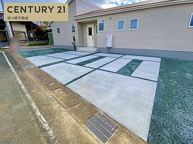 並列3台駐車可能です!