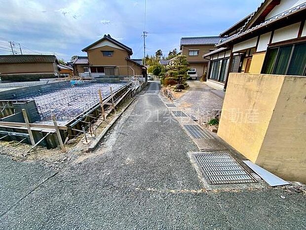 北側法定外道路約3m