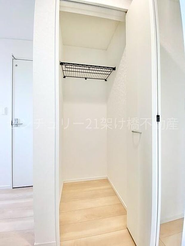 【2階　ホール収納】