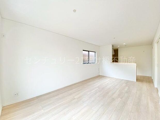 【ＬＤＫ 16.3帖】お料理をしながらリビングを見渡せる人気の縦型ＬＤＫ♪