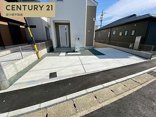 駐車場2台可！（但し車種による）